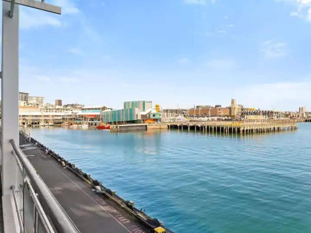 Relaxing Sea Wharf View Apartment Окленд Экстерьер фото