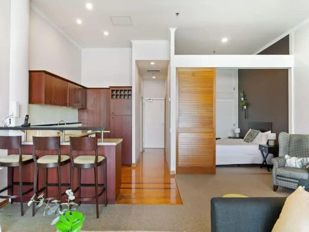 Relaxing Sea Wharf View Apartment Окленд Экстерьер фото